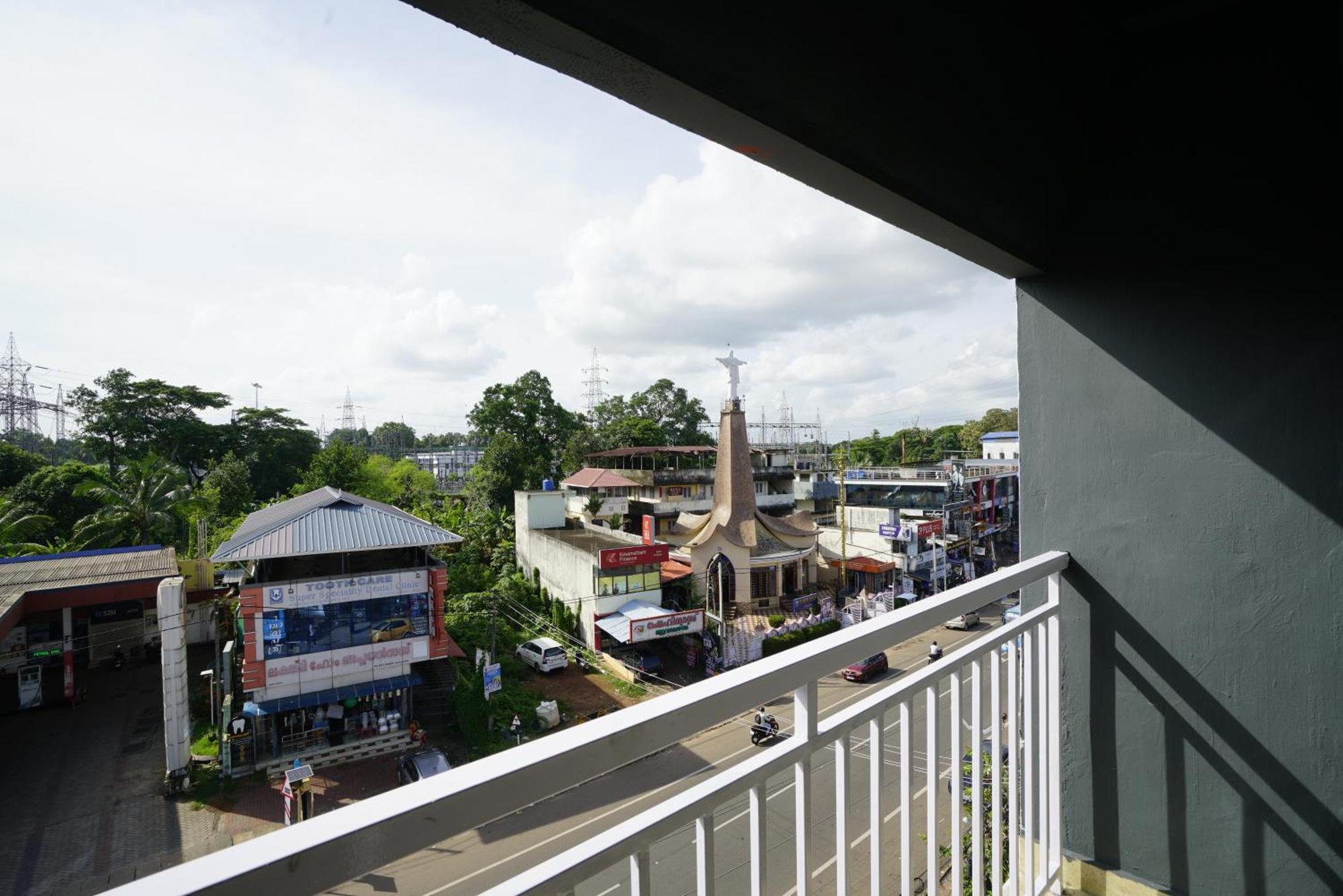 Quilon Residency Kundara Hotel Perumanseri Exterior foto